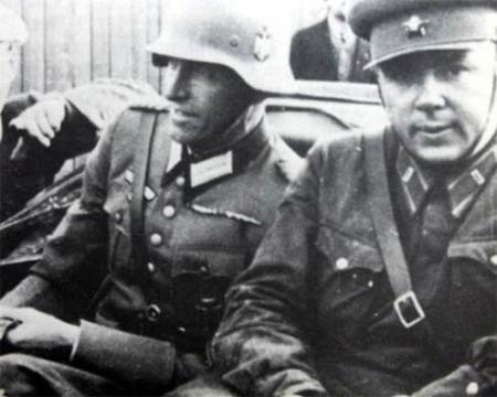 Sovieticii se saluta cu nazistii-4